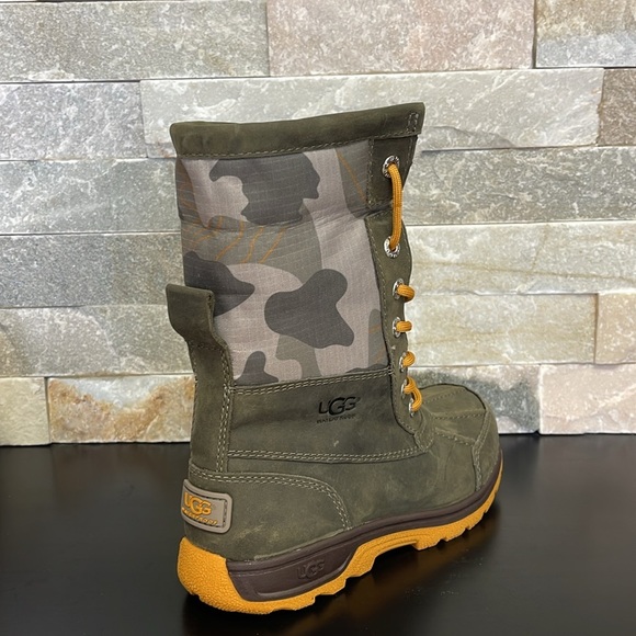 ✨Host Pick✨ UGG Kids Butte II CAMO Lace-Up Boot - Picture 12 of 12